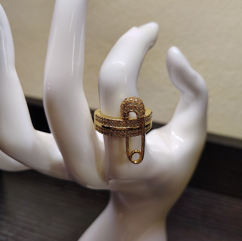 Elegant Gold Safety Pin Ring